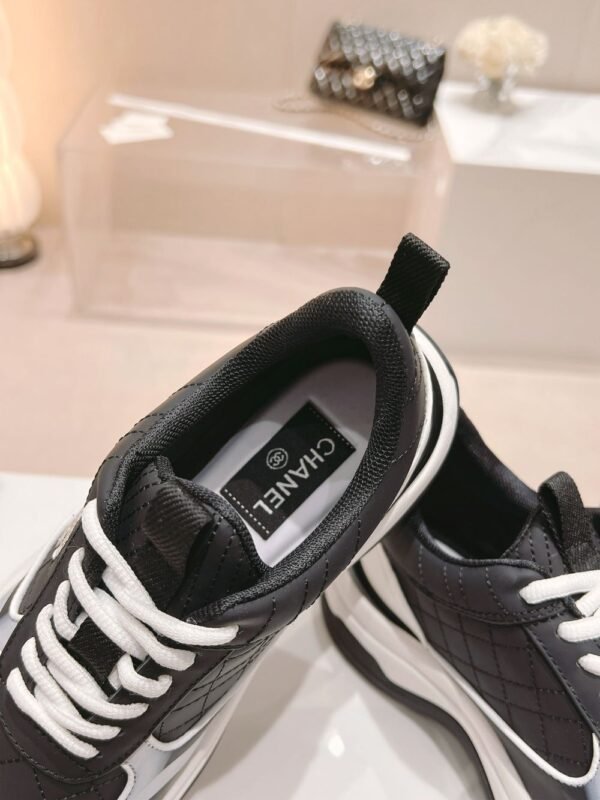 Chanel 24ss Sneaker women Black White