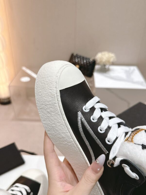 Chanel 24ss Panda Black