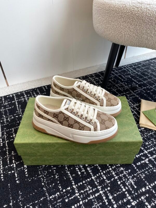 Gucci  Flat Shoes GG 24ss Camel