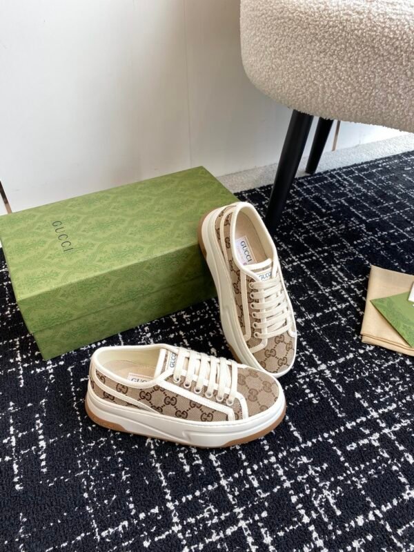 Gucci  Flat Shoes GG 24ss Camel