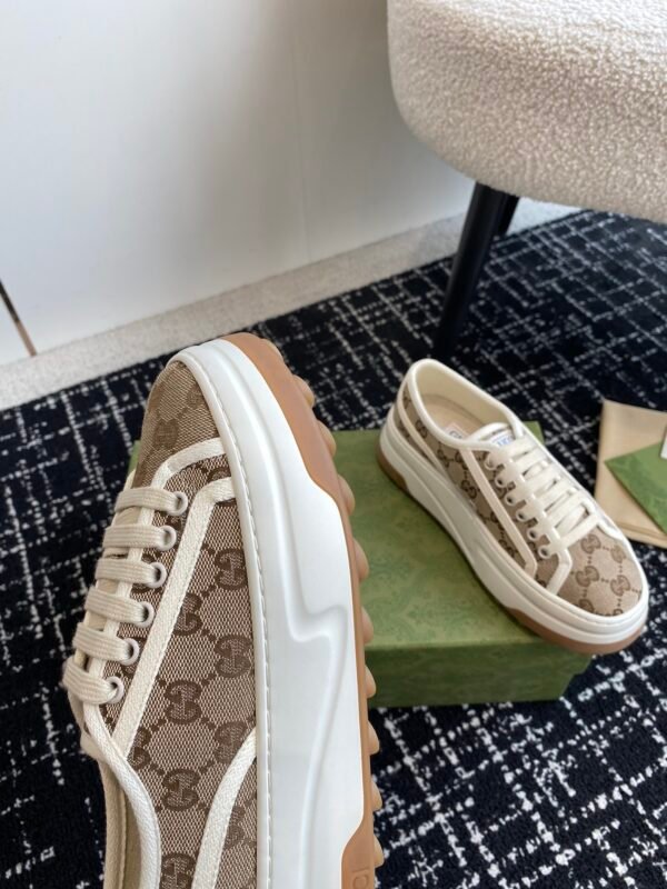 Gucci  Flat Shoes GG 24ss Camel