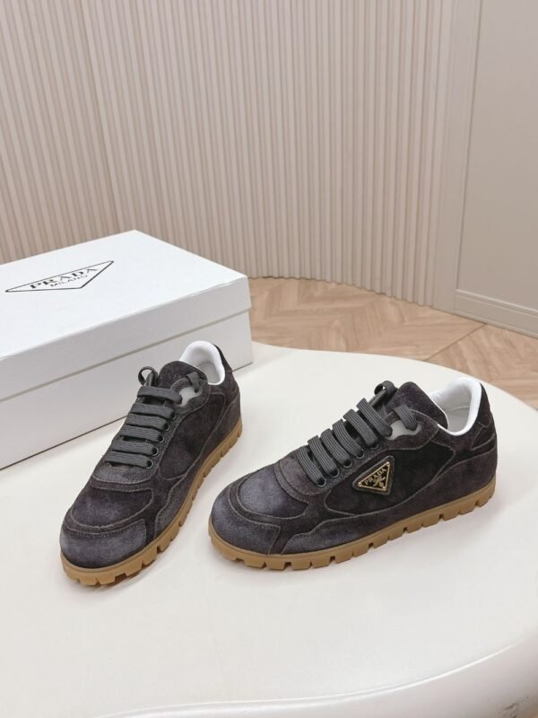 Prada GAT 24ss Grey