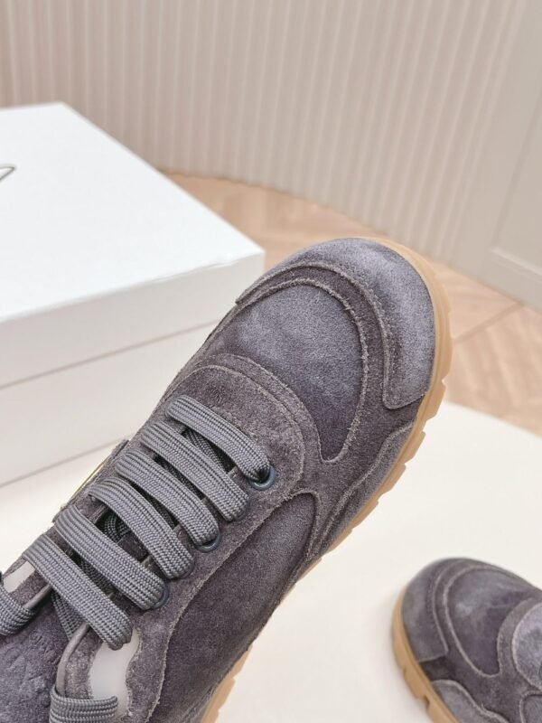 Prada GAT 24ss Grey