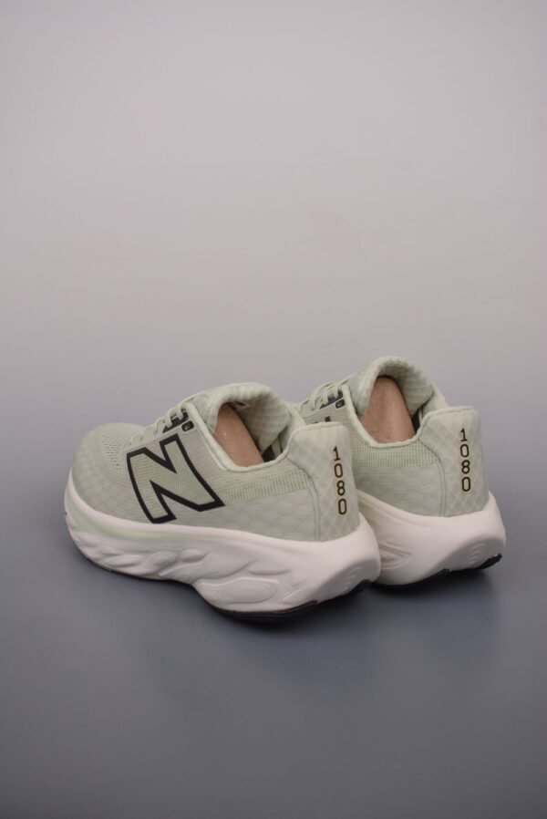 New Balance Fresh Foam Evoz v2 Light Green