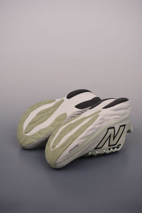 New Balance Fresh Foam Evoz v2 Light Green