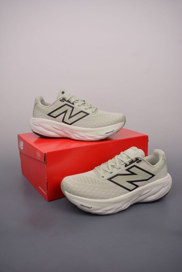 New Balance Fresh Foam Evoz v2 Light Green