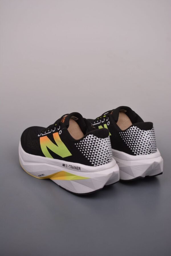 New Balance Fresh Foam Evoz v2 Black Rainbow