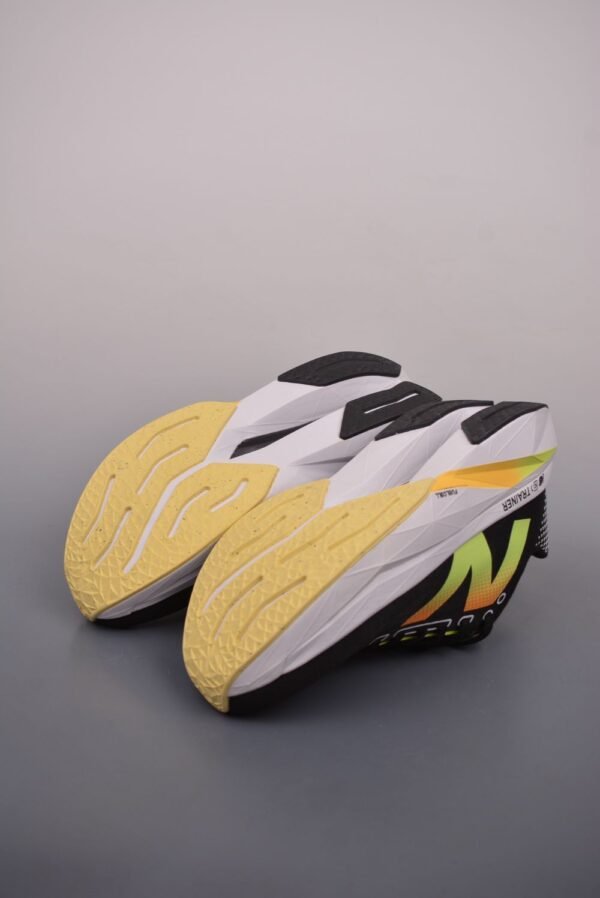 New Balance Fresh Foam Evoz v2 Black Rainbow