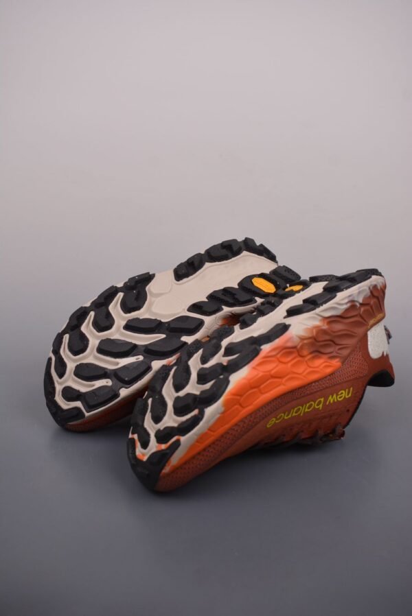 New Balance Fresh Foam X  More V3 Brown Orange
