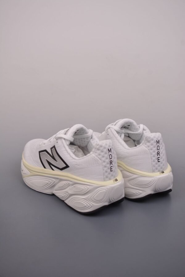New Balance Fresh Foam White Black