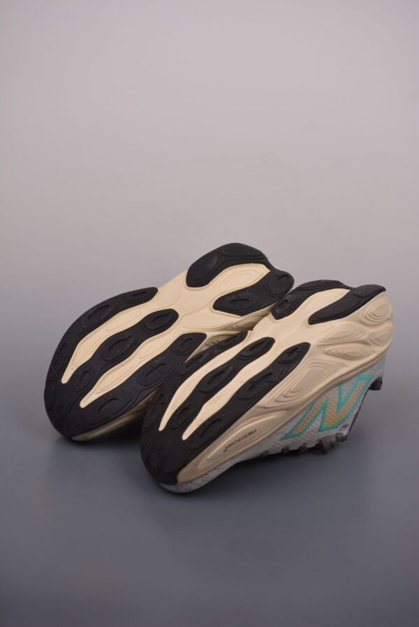 New Balance Fresh Foam Grey Cream