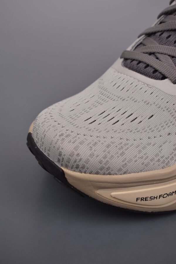 New Balance Fresh Foam Grey Cream