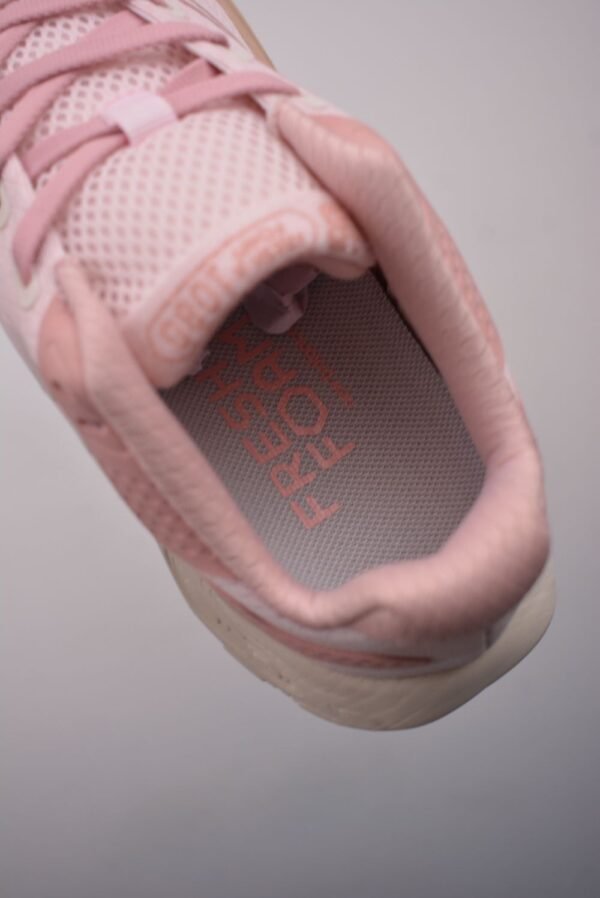 New Balance Fresh Foam Evoz v2 Pink White