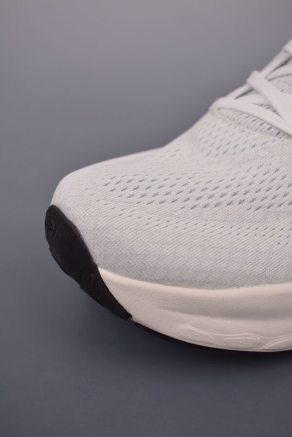 New Balance Fresh Foam Evoz v2 White