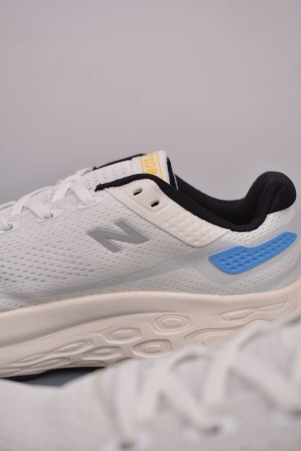 New Balance Fresh Foam Evoz v2 White
