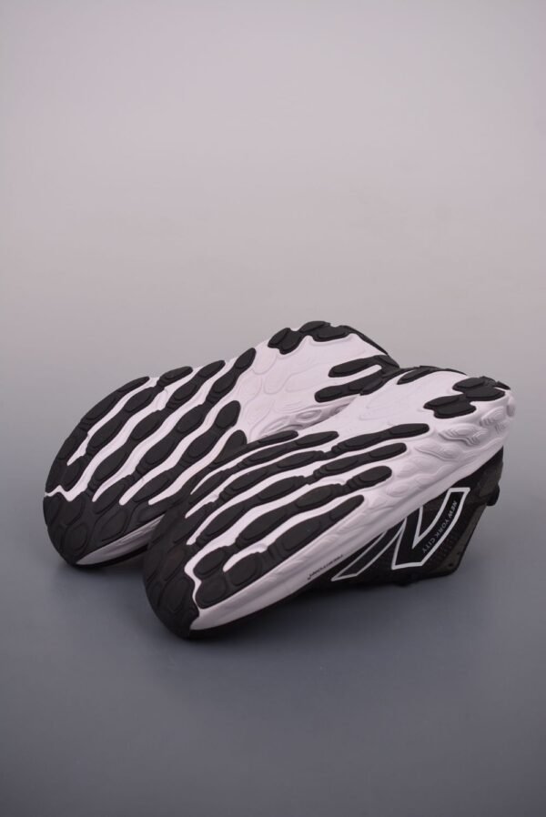 New Balance Fresh Foam Evoz v2 Black White