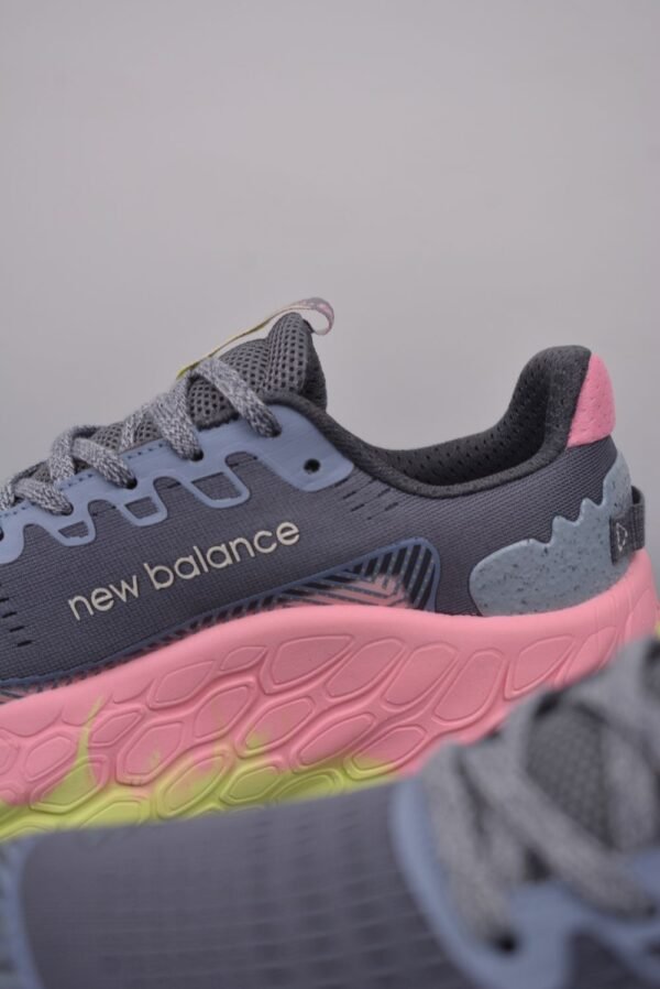 New Balance Fresh Foam Evoz v2 Grey Pink Green