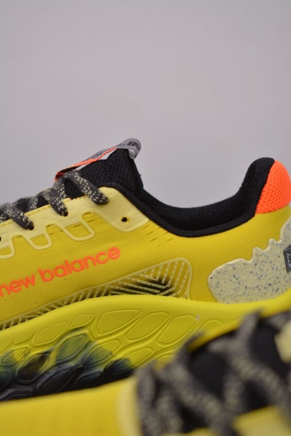 New Balance Fresh Foam Evoz v2 Yellow