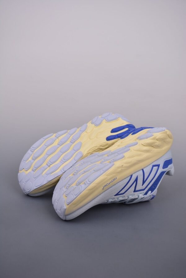 New Balance Fresh Foam Evoz v2 Blue Cream