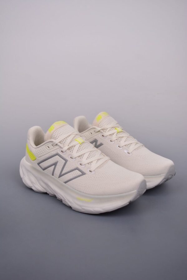 New Balance Fresh Foam Evoz v2 White Yellow