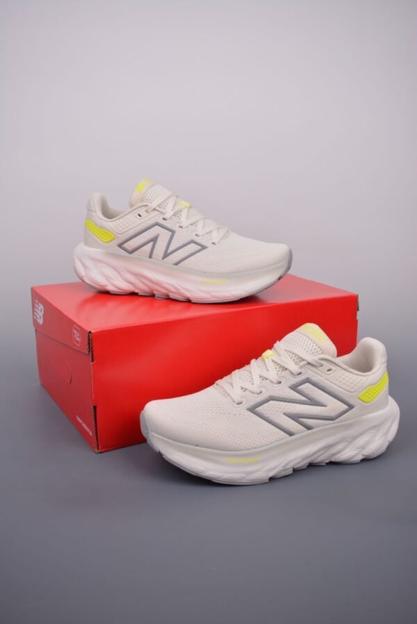 New Balance Fresh Foam Evoz v2 White Yellow