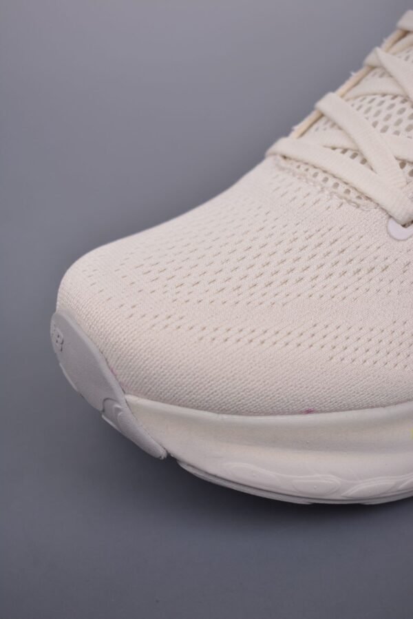 New Balance Fresh Foam Evoz v2 White Yellow