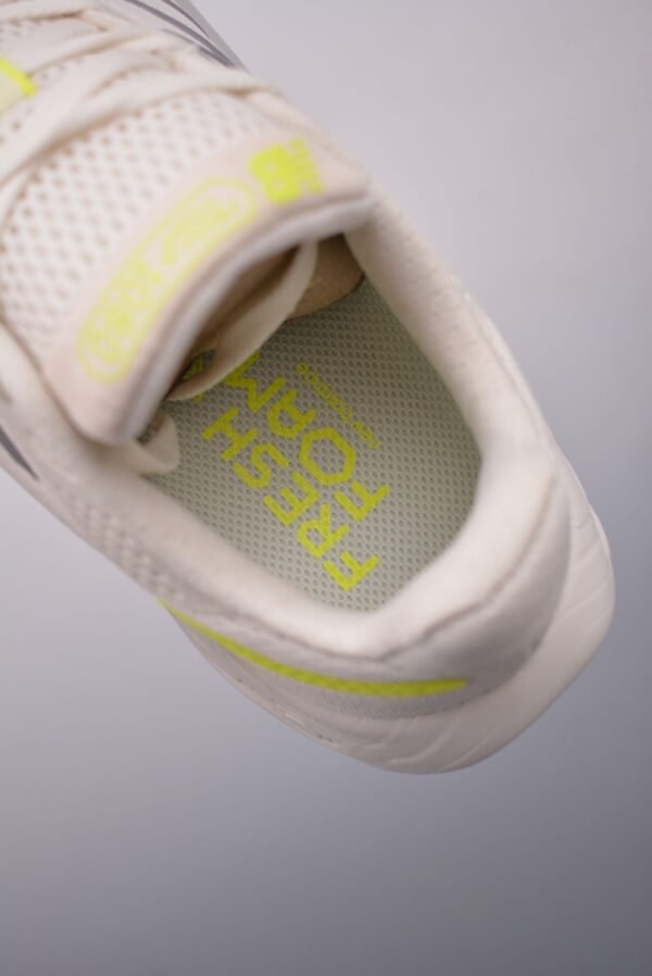 New Balance Fresh Foam Evoz v2 White Yellow
