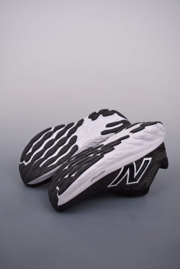 New Balance Fresh Foam Evoz v2 Black White