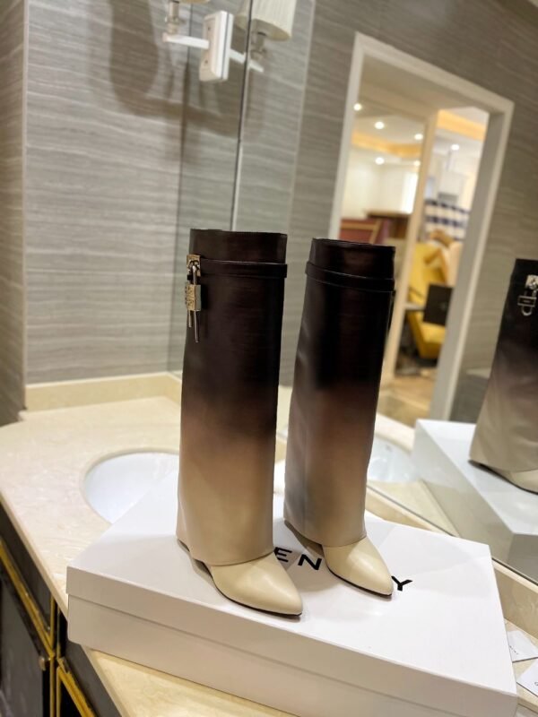 Givenchy Shark Lock 24ss Long Boots Cream Black Gradient