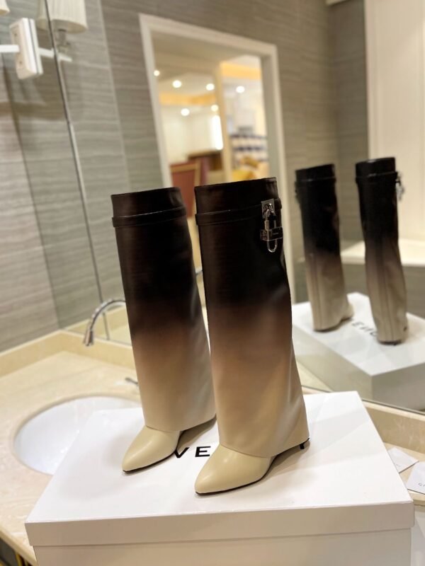 Givenchy Shark Lock 24ss Long Boots Cream Black Gradient