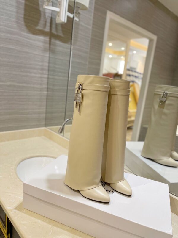 Givenchy Shark Lock 24ss Long Boots Cream
