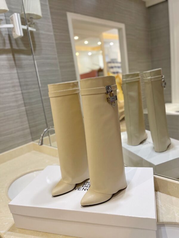 Givenchy Shark Lock 24ss Long Boots Cream
