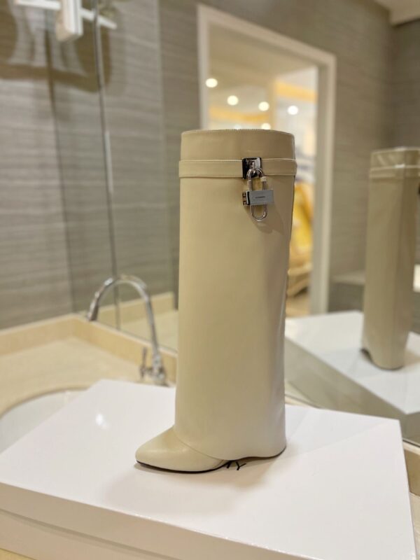 Givenchy Shark Lock 24ss Long Boots Cream