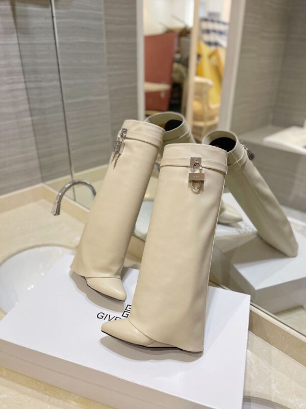 Givenchy Shark Lock 24ss Long Boots Cream