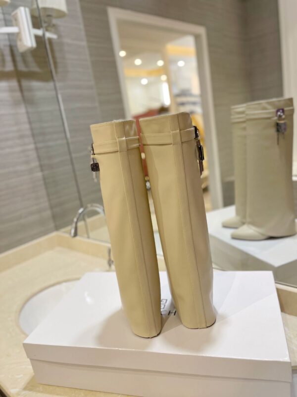 Givenchy Shark Lock 24ss Long Boots Cream