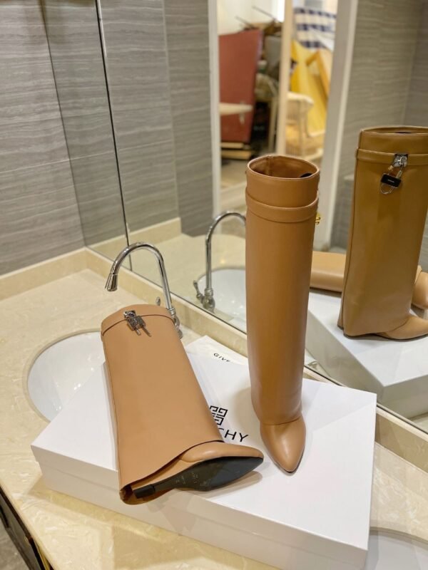 Givenchy Shark Lock 24ss Long Boots Yellow