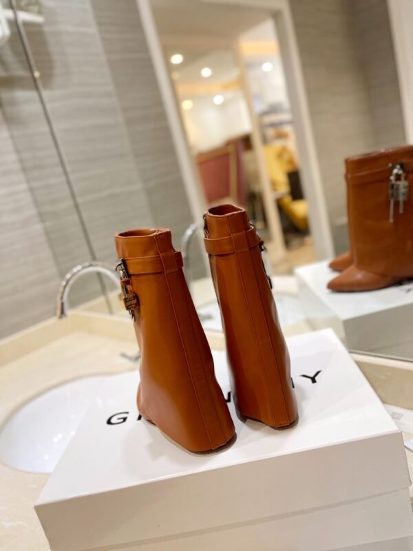 Givenchy Shark Lock 24ss Brown