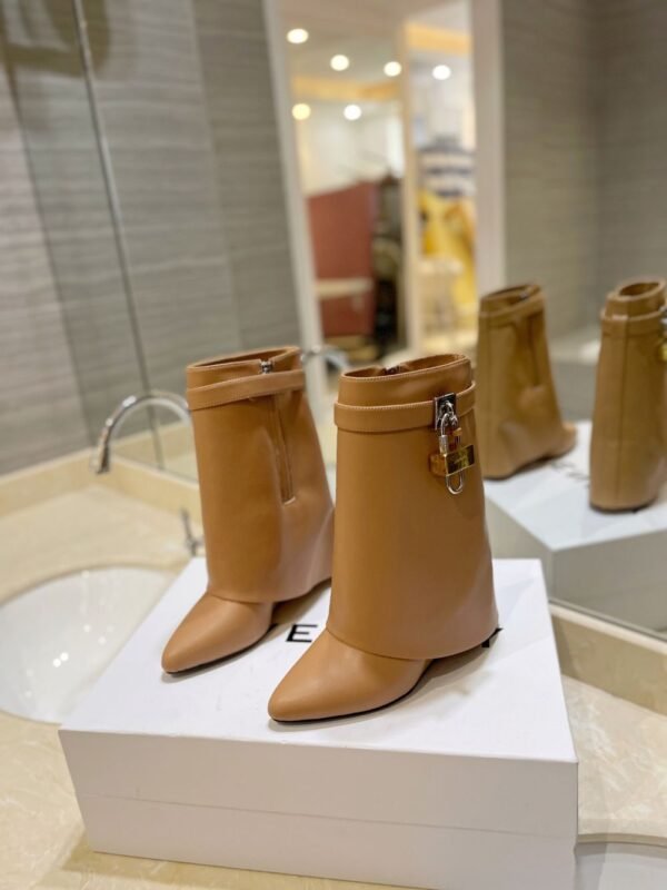 Givenchy Shark Lock 24ss Yellow