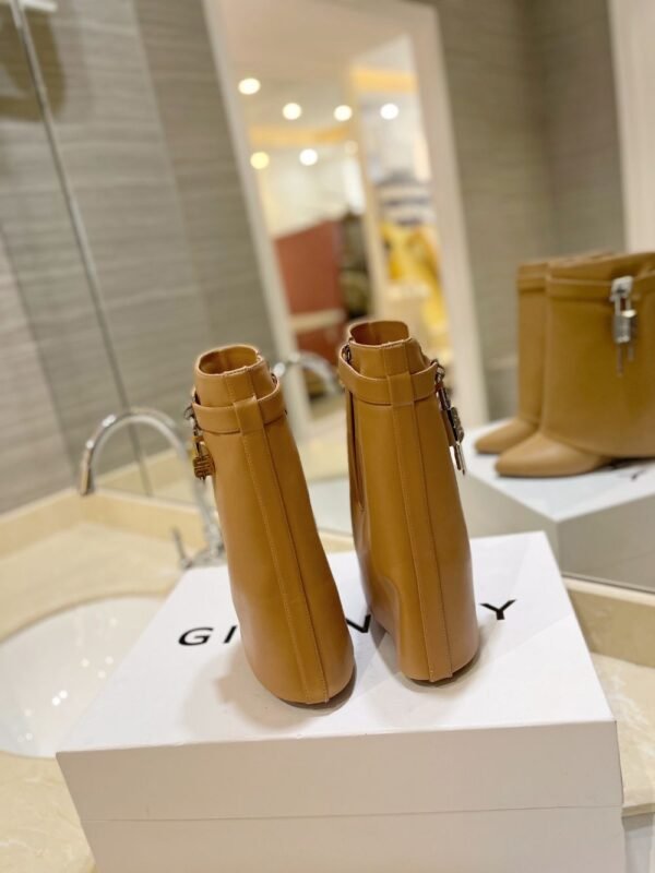 Givenchy Shark Lock 24ss Yellow