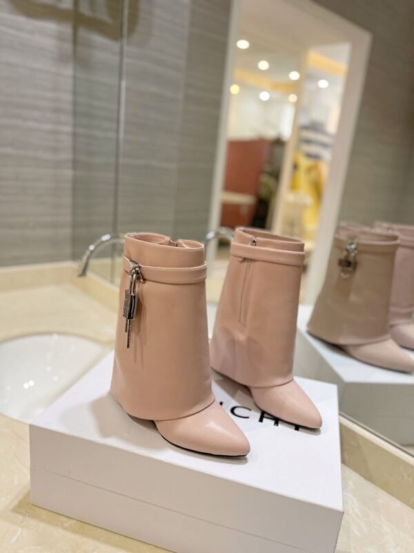 Givenchy Shark Lock 24ss Pink