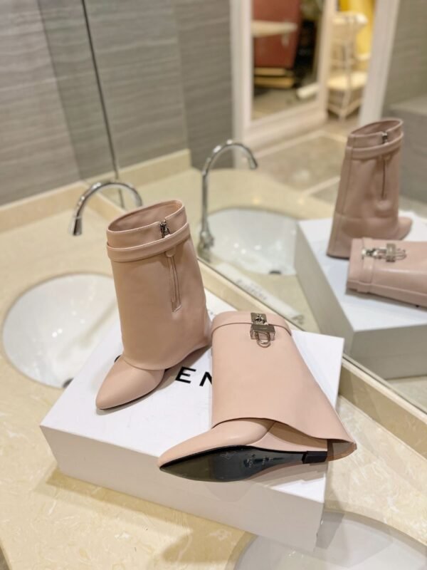 Givenchy Shark Lock 24ss Pink