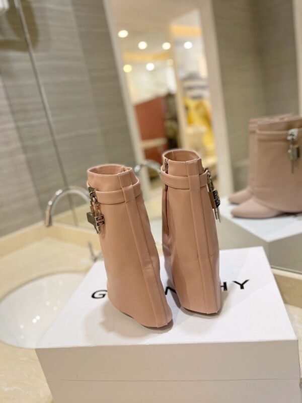 Givenchy Shark Lock 24ss Pink