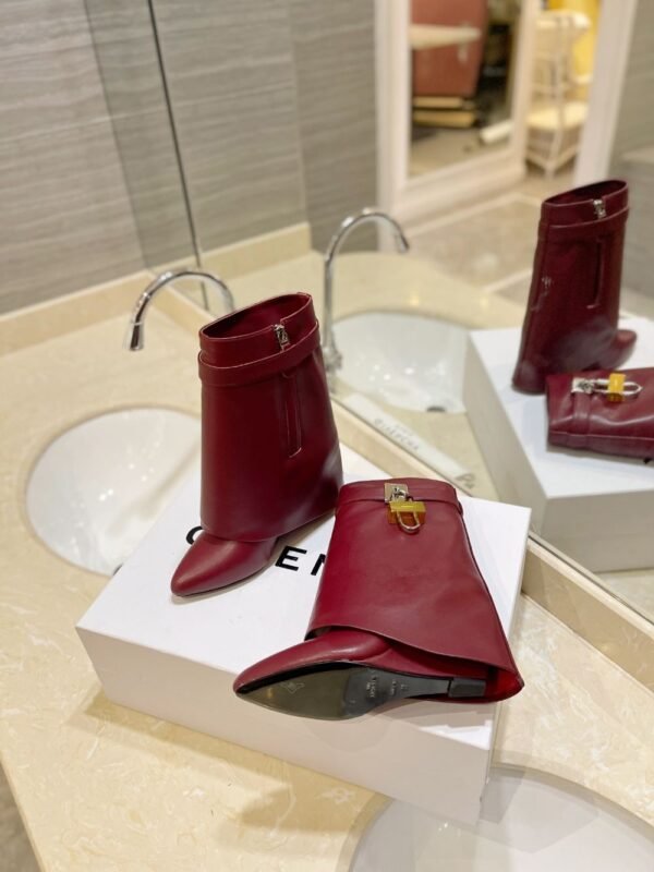 Givenchy Shark Lock 24ss Deep Red
