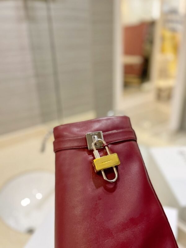 Givenchy Shark Lock 24ss Deep Red