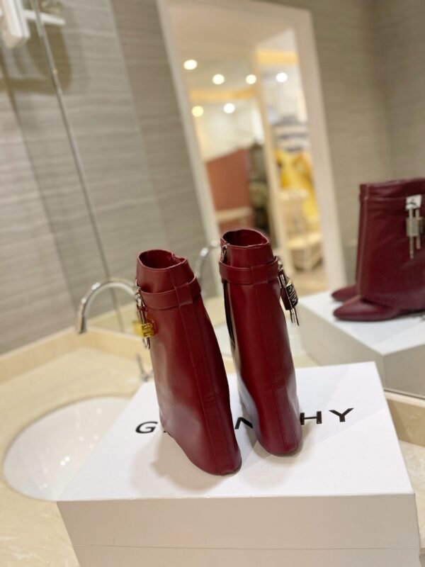 Givenchy Shark Lock 24ss Deep Red