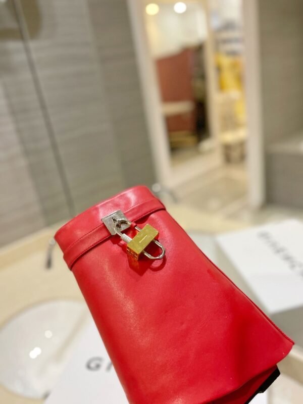 Givenchy Shark Lock 24ss Red