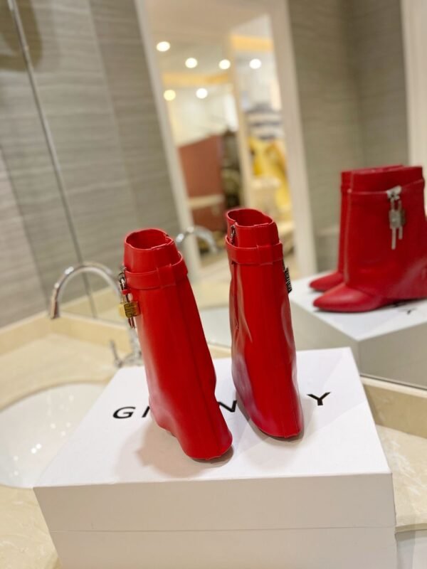 Givenchy Shark Lock 24ss Red