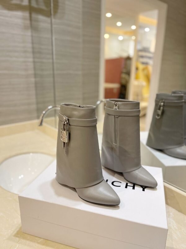 Givenchy Shark Lock 24ss Grey