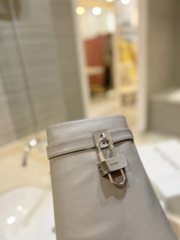 Givenchy Shark Lock 24ss Grey