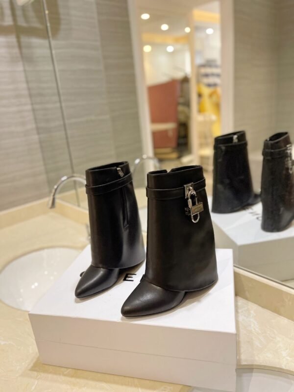 Givenchy Shark Lock 24ss Black